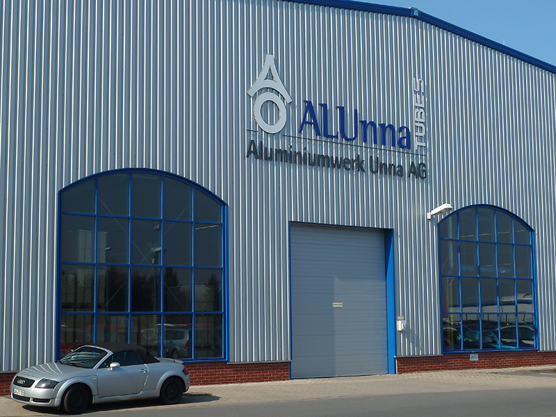 Aluminium Pfosten-Riegel-Fassade mit Stichbogen Aluminiumwerk, Unna: Aluminium Pfosten-Riegel-Fassade mit Stichbogen